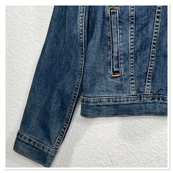 Levi's Women's Classic Blue Jean Jacket Sz M Cotton Blend NWT - Picture 4 of 11